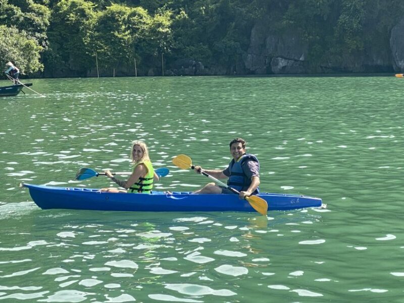 Hanoi: Roundtrip Halong Bay Islands, Caves, Kayaking & Lunch - Key Points