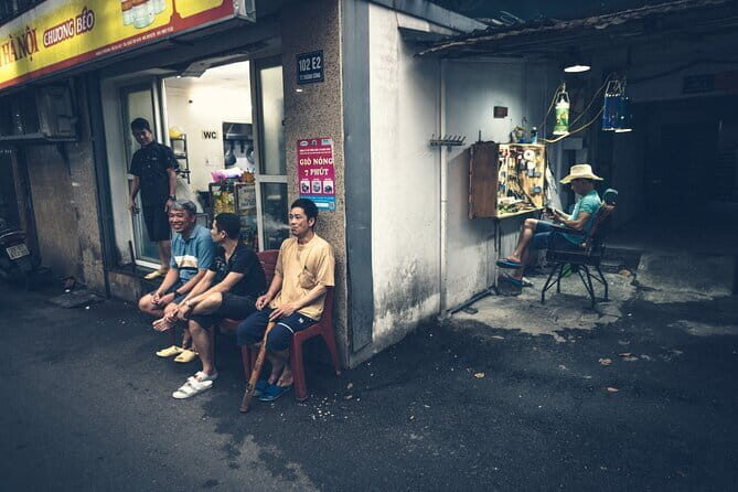 Hanoi Street Photography in a Vintage Community - Who Will Love This Tour?