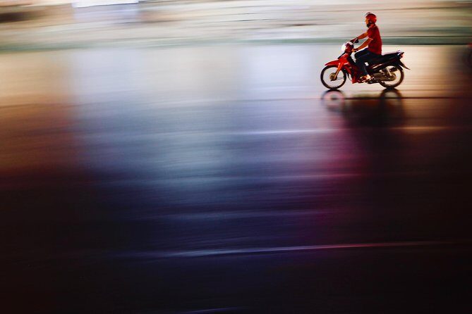 Hanoi Street Photography with a Pro  Phone & Camera - The Authentic Flavor of Hanoi