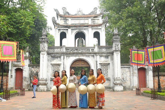 Hanoi: Tradditional Ao Dai & Non La Rental - Introduction