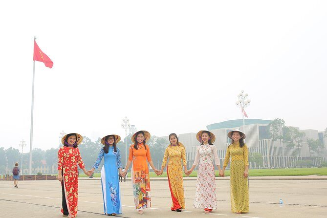 Hanoi: Tradditional Ao Dai & Non La Rental - The Experience in Detail