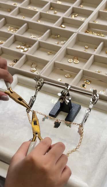 Hanoi: Vietnam gold-plated jewel assemble workshop - Key Points