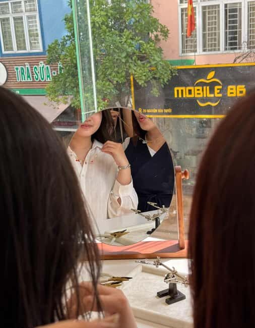 Hanoi: Vietnam gold-plated jewel assemble workshop - The Crafting Environment and Instructor Quality