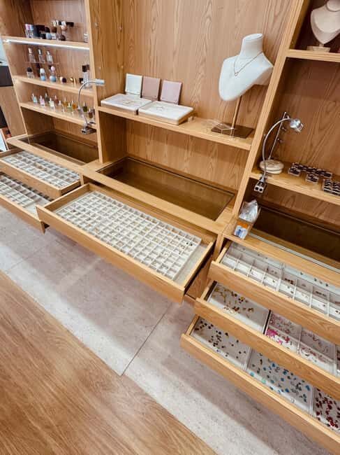 Hanoi: Vietnam gold-plated jewel assemble workshop - Who Is It Best For?