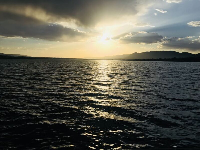 Hartbeespoort: 2-Hour Dam Cruise with South African Food - The Experience: Comfort, Food, and Atmosphere