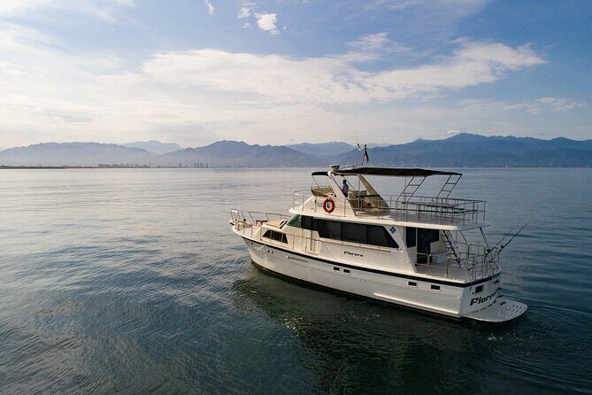 Hatteras 58-61' Luxury Yacht in Puerto Vallarta & Nuevo Nayarit - Why Consider This Yacht Tour?
