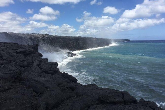 Hawaii Big Island Circle Small Group Tour: Waterfalls - Hilo - Volcano - Black Sand Beach - Puukohola Heiau National Historic Site