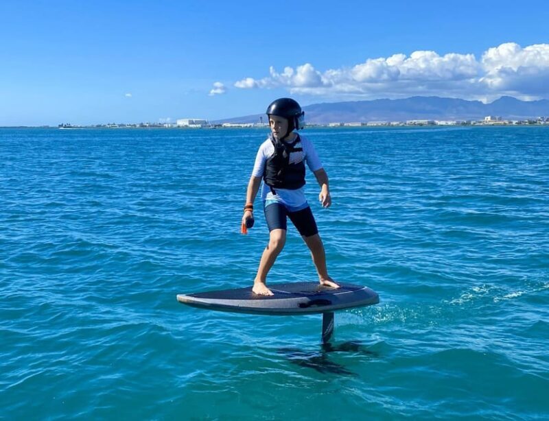 Hawaii: Electric Hydrofoil Surfing Solo Lesson - Transitioning to water: practicing in real conditions