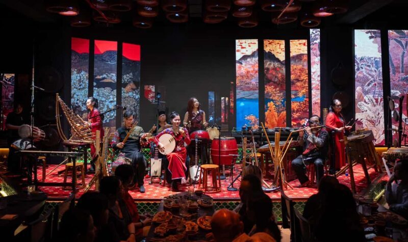 HCMC Evening: Chào Show with 3-Region Dinner and Transfers - FAQs