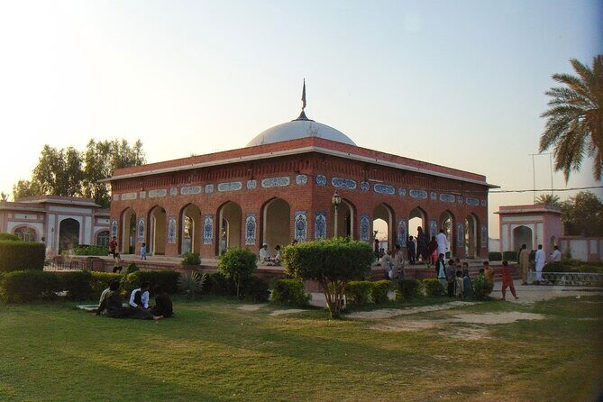 Heer Ranjha Tomb & Jhang City Pvt Guided & All-Incl. 1-day Tour - Exploring the Itinerary: What to Expect