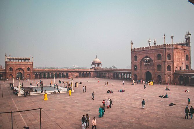 Heritage on Wheels: 3-Hour Rickshaw Tour of Old Delhi - Discovering Old Delhi in a Rickshaw