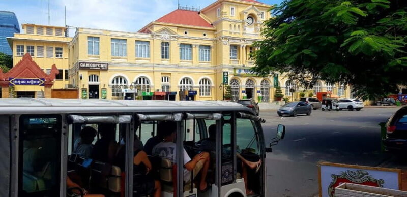 Heritage tour of Phnom Penh in electric bus - What to Expect from the Phnom Penh Heritage Tour