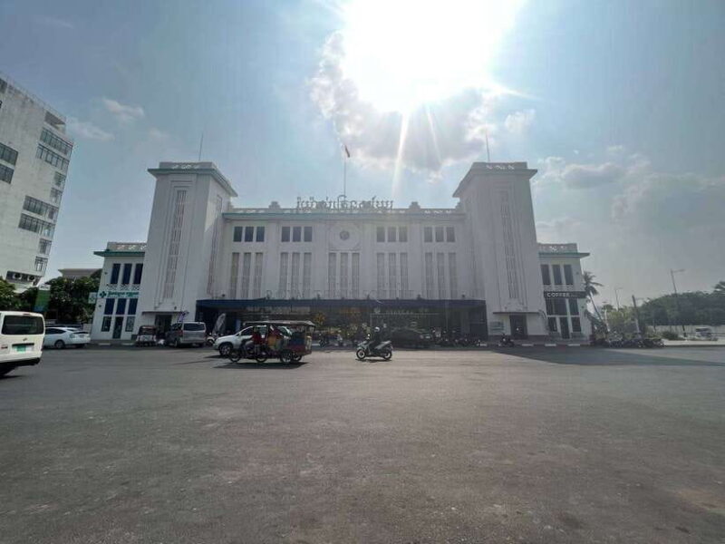 Heritage tour of Phnom Penh in electric bus - Practical Tips for Travelers