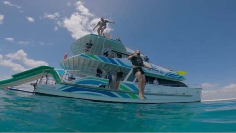 Hervey Bay: Aqua Oasis Cruise - Water Activities and Relaxation