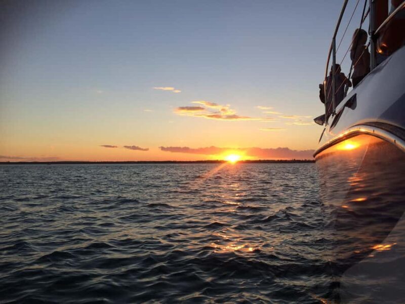 Hervey Bay Champagne Sunset Sail - An Introduction to the Hervey Bay Champagne Sunset Sail