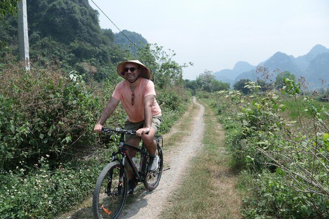 Hidden Ninh Binh Luxury Full Day Group Tour (Tam Coc - Hoa Lu) - Visiting Hoa Lu Temples: Exploring Ancient Vietnam