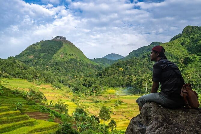 Hidden Waterfall & Selogriyo Rice Terraces Trek from Yogyakarta - Key Points