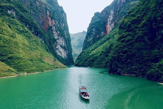 High Quality Small Group Ha Giang Loop Car Tour 2 Days 2 Nights - Discovering the High-Quality Ha Giang Loop Car Tour: A Practical Guide