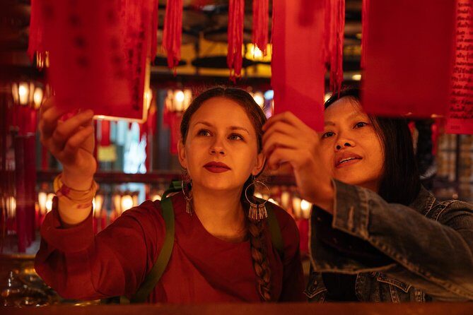 Highlights & Hidden Gems With Locals: Best of Hong Kong Private Tour - Discovering Hong Kong in a Nutshell: Itinerary Breakdown