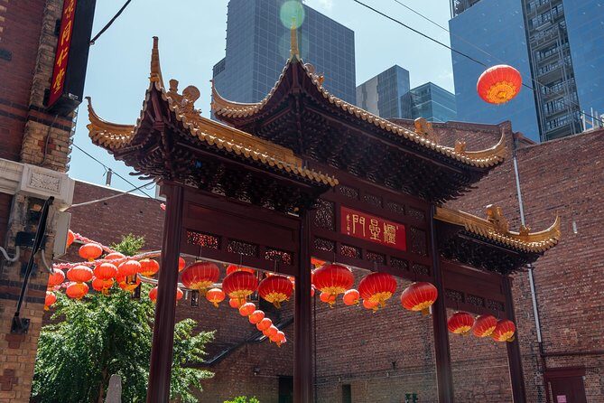 Highlights & Hidden Gems With Locals: Best of Melbourne Private Tour - Food and drink: A taste of Melbourne
