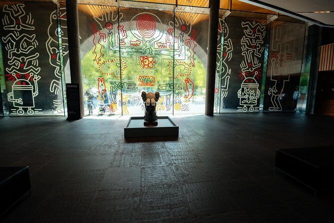 Highlights & Hidden Gems With Locals: Best of Melbourne Private Tour - What about the guide?