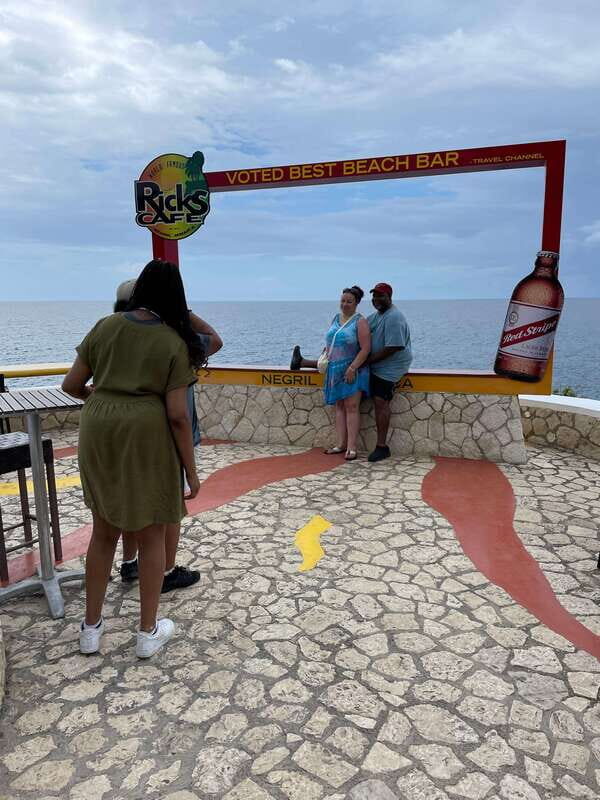 Highlights of 7 mile negril and sunset at ricks cafe - Key Points