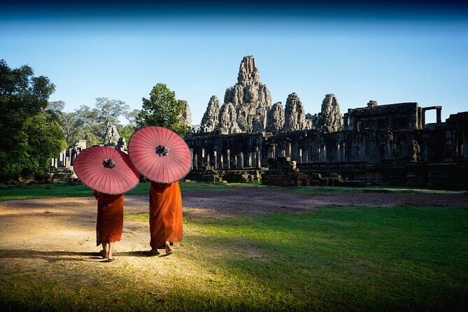 Highlights Of Vietnam and Cambodia In 10 Days - Day 9: Floating Villages and Silk Farms