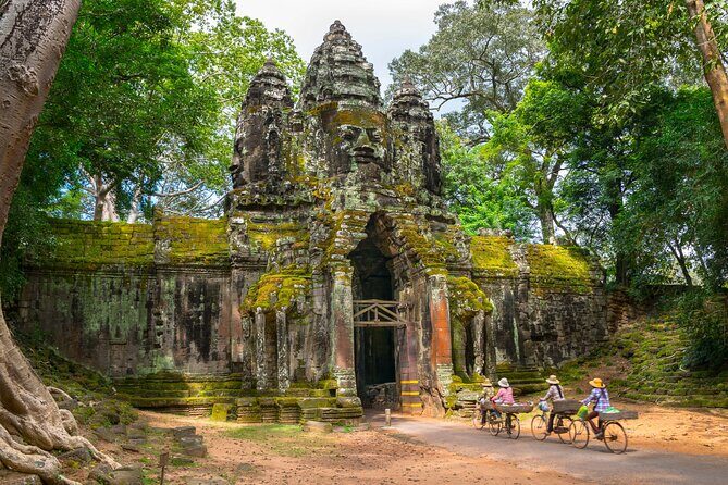 Highlights Of Vietnam and Cambodia In 10 Days - Day 10: Farewell and Souvenir Shopping