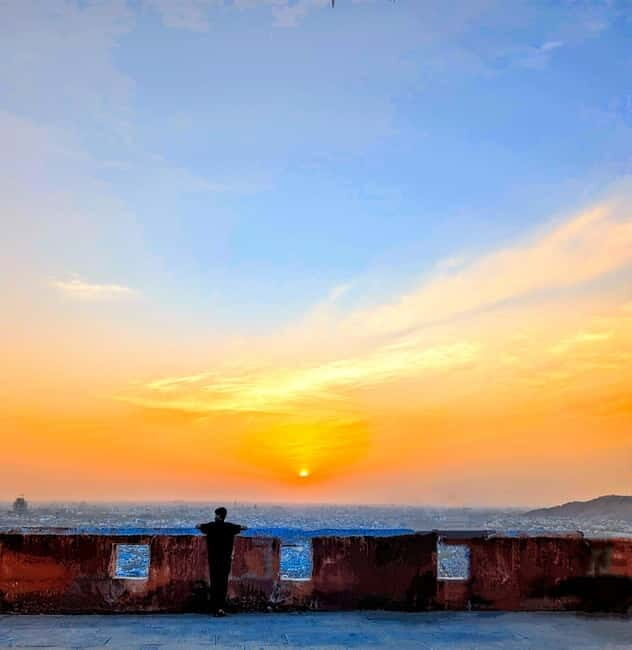 Hike/Trek/Nature Walk with Sunrise Views, Birding & CityView - An Introduction to the Experience