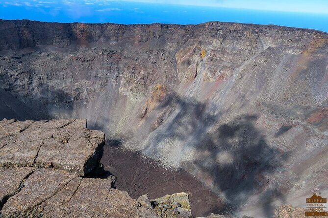 Hiking: Off-trail on the Piton de la Fournaise volcano - Exploring the Off-Trail Adventure on the Piton de la Fournaise