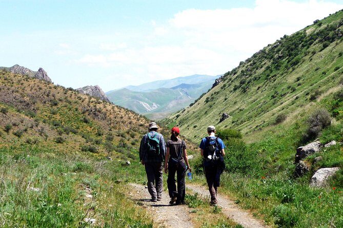 Hiking tour to Hayat, Uhum and Asraf villages 4 days - Who Should Consider This Tour?
