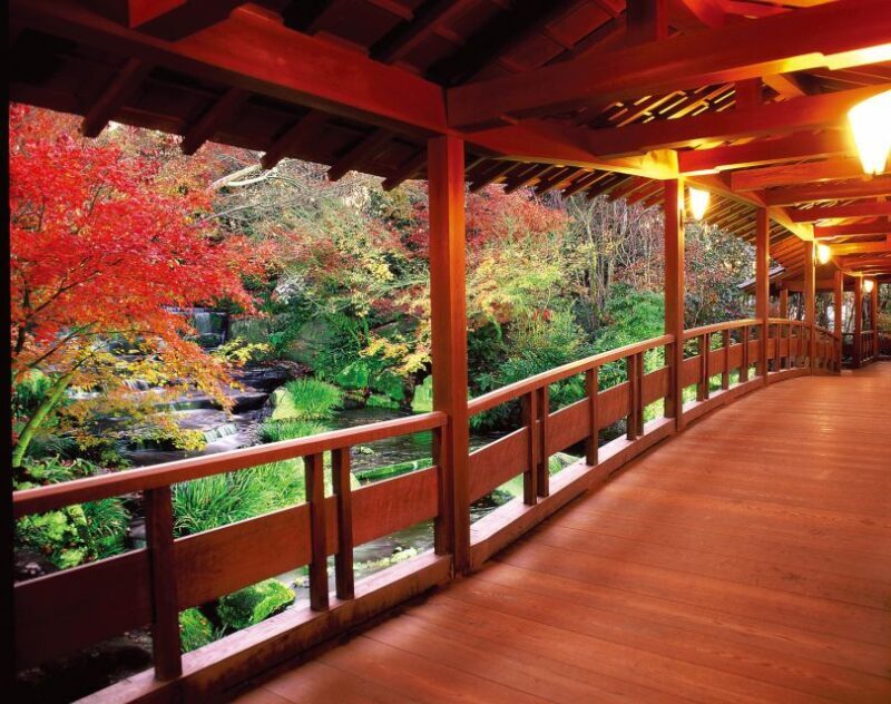 Himeji: Private Customized Tour with Licensed Guide - Exploring Himeji Castle