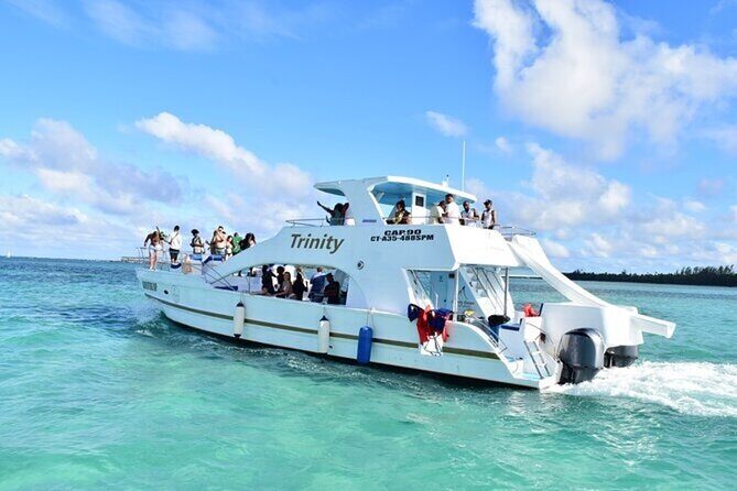 Hip Hop Party Boat Booze Cruise with Open Bar (Adults Only) - Key Points