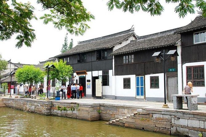 Hire a car with driver to Zhujiajiao Town 8 hours service - Why Choose This Private Car Service from Shanghai?