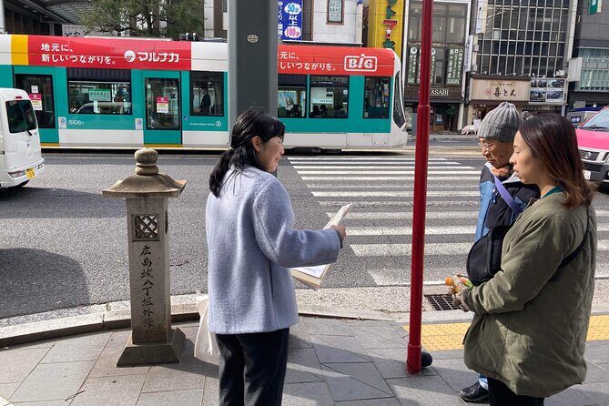 Hiroshima Local Life Walking Tour (Private) - Food and Local Flavor: The Okonomiyaki Experience