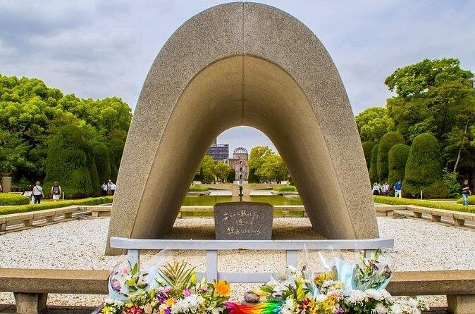 Hiroshima Peace Memorial Park & Hiroshima Castle: A Scenic Walk - The Sum Up: Who Should Consider This Tour?