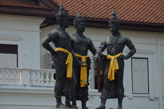 Historic Temples and City Guided Walking Tour in Chiang Mai - Exploring Chiang Mai’s Temples with a Guided Walking Tour