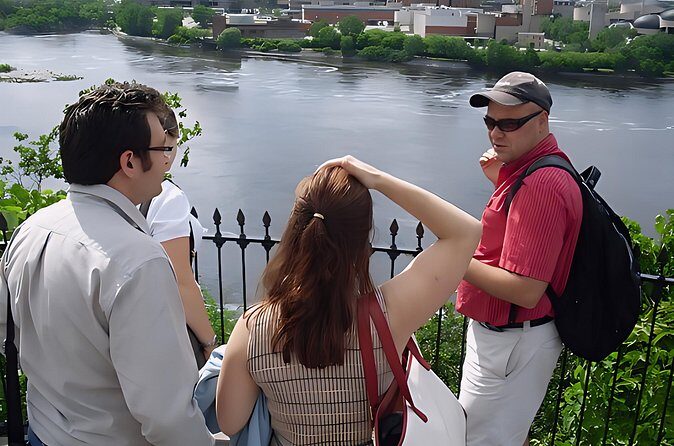 Historic Walk and Traditional French Canadian Feast - Who Should Consider This Tour?