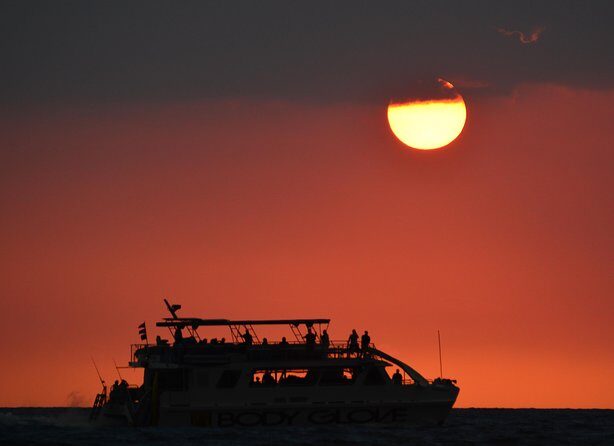 Historical Dinner Cruise to Kealakekua Bay - In-Depth Review of the Kealakekua Bay Dinner Cruise