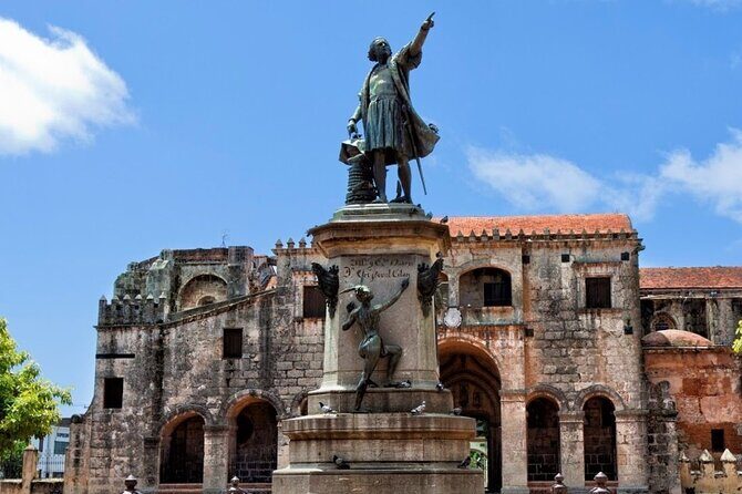 Historical Tour of Santo Domingo and 3 eyes Caves with Lunch - Key Points