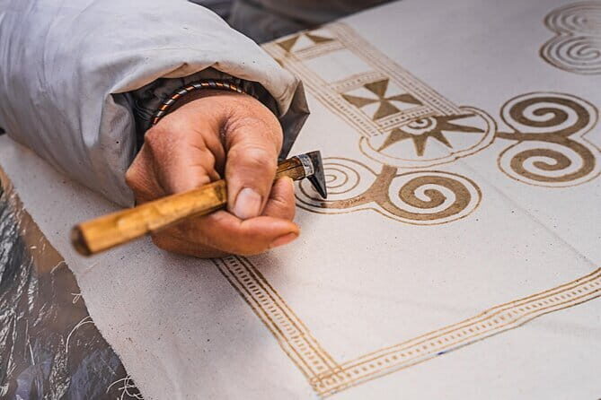 H'Mong traditional beeswax batik - Introduction