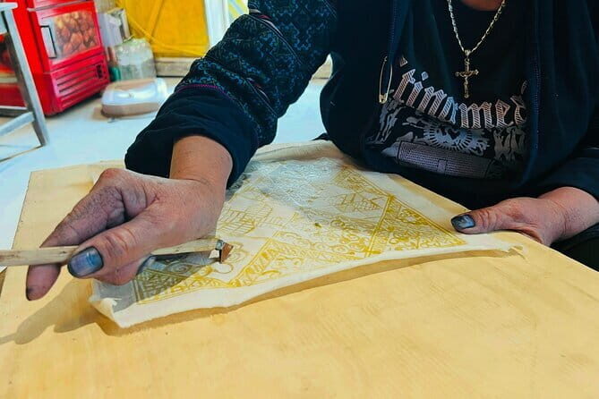 H'Mong traditional beeswax batik - The Sum Up
