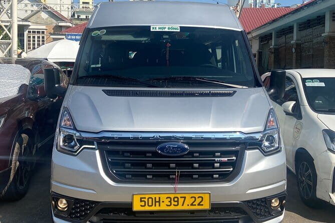 HO CHI MINH AIRPORT: Car 16s pick up hotel (one way transfer) - Key Points