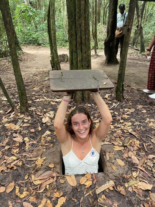 Ho Chi Minh City: Cu Chi Tunnels Ben Duoc VIP Limousine Tour - Lunch and Rest Stops