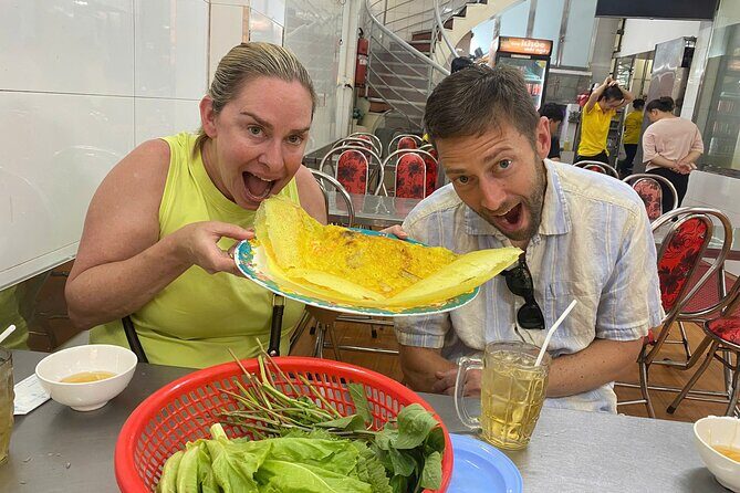 Ho Chi Minh city: Michelin-Recognized Food Tour with Local Expert - Detailed Breakdown of the Itinerary
