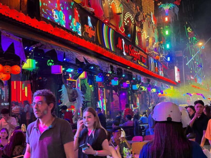 Ho Chi Minh City Street Food Tour With Acoustics Live Music - Who Will Love This Tour?