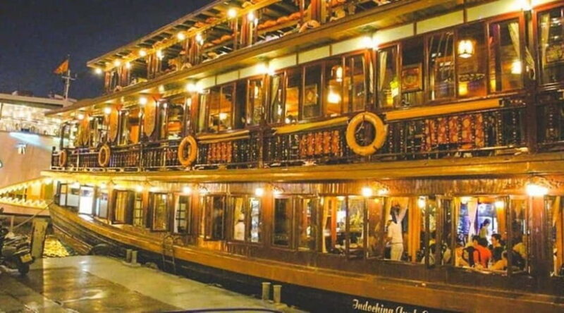 Ho Chi Minh: Enjoyable Dinner on Cruise with Live Music - Key Points