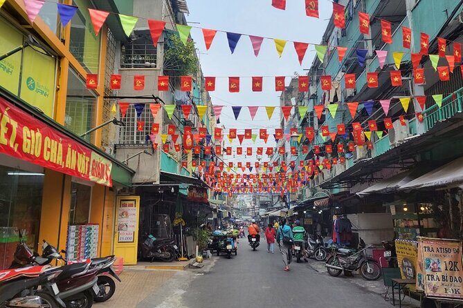 Ho Chi Minh Historic and Iconic Landmarks Half Day Guided Tour - End with a View: The Top of a Historic Hotel