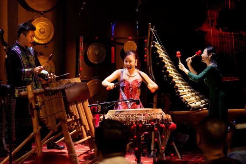 Ho Chi Minh: Open-Top Bus Tour, Chào Show & Dinner - Key Points
