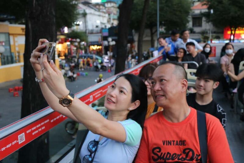 Ho Chi Minh: Open-Top Bus Tour, Chào Show & Dinner - FAQ